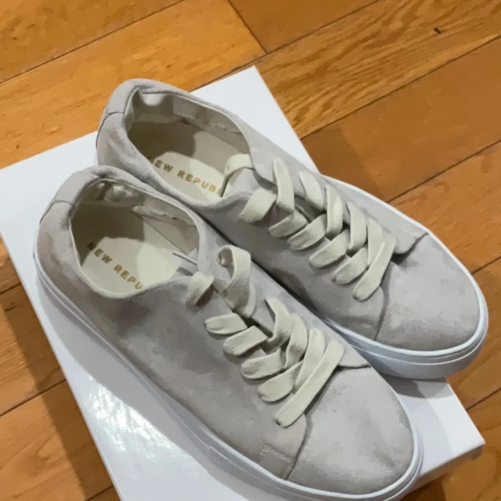New Republic Malibu Sneaker in Beige Size: 8